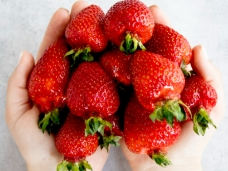 A fresh bunch of strawberries.