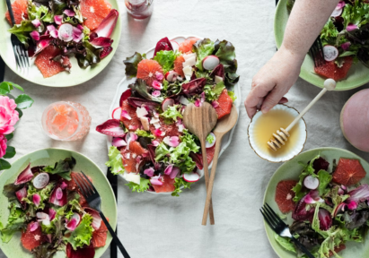 Large amounts of food with low calorie foods but high in volume.